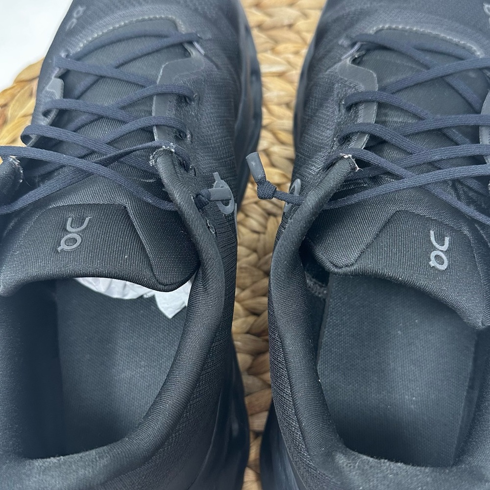 ON RUNNING Cloudtilt Running Shoes Eclipse Black … - image 8